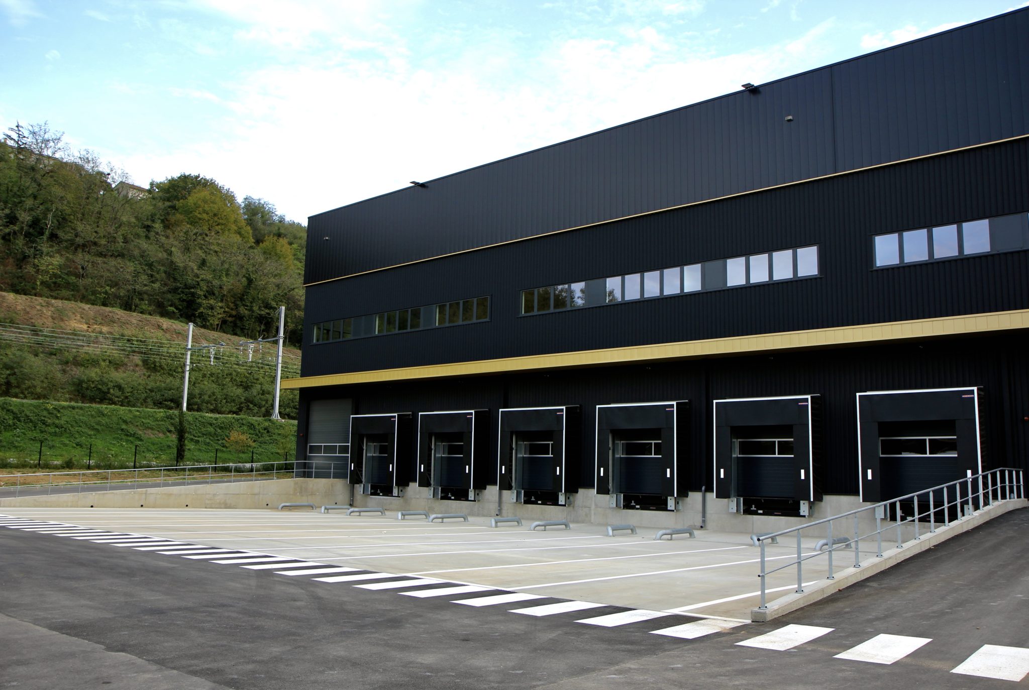 bâtiment logistique