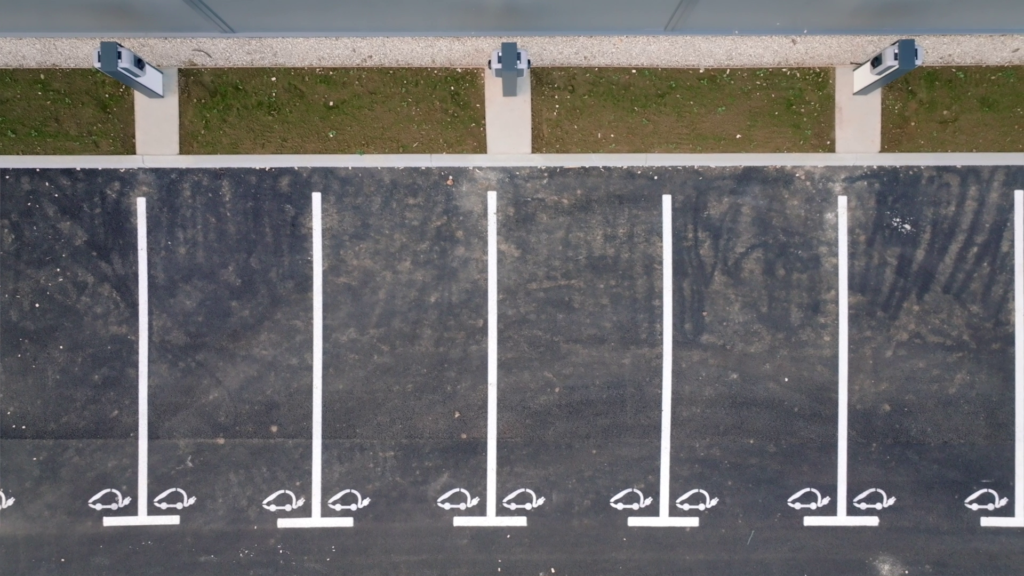 MODULARITY, CONNECTIVITY AND ENERGY PERFORMANCE IN COMMERCIAL BUILDINGS