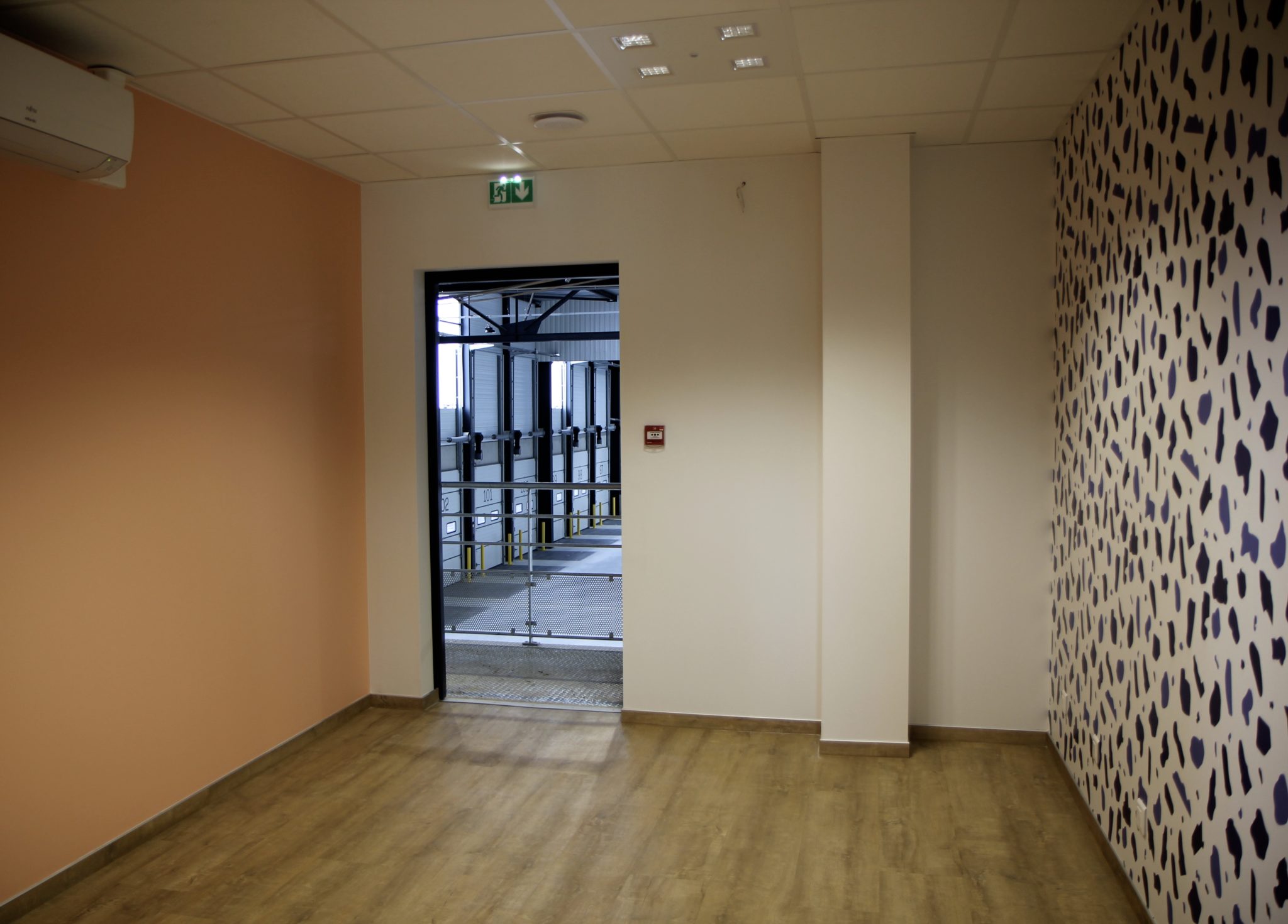vailog ris orangis construction dune messagerie de locaux tertiaires et dun erp 11